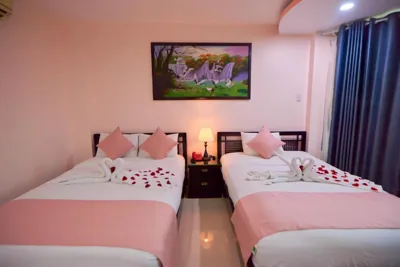 Dreibettzimmer — Saigon Pink Hotel